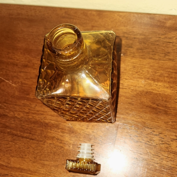 Vintage Amber Diamond Point Glass Decanter - Picture 16 of 16